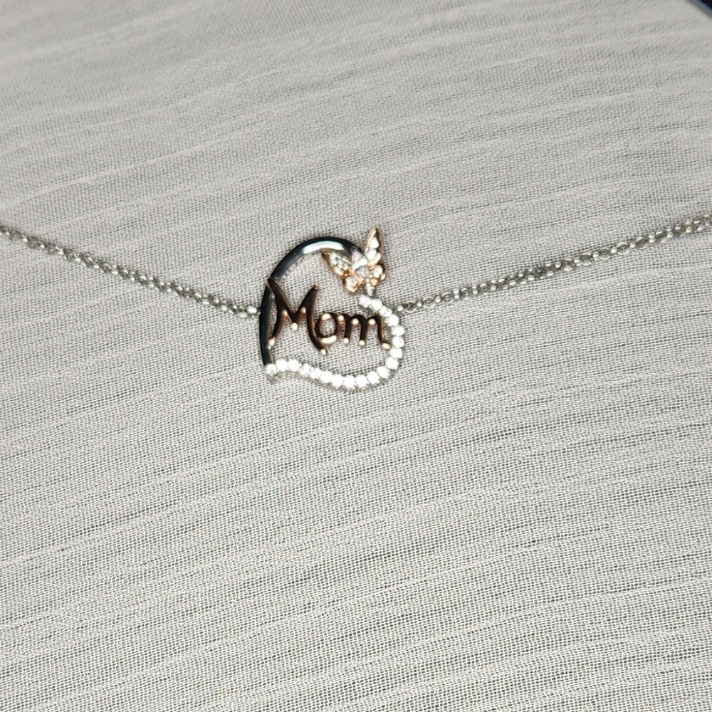 MOM adjustable bracelet w butterfly 🦋 - Picture 3 of 3